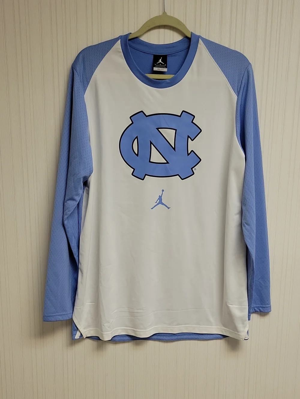 Jordan UNC Tar Heels Long Sleeve On Court Basketball Elite Performance Top Large